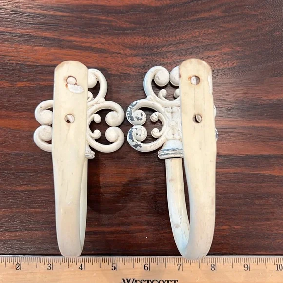 Metal Curtain ‘tie-backs’ or decorative hooks - Picture 4 of 12